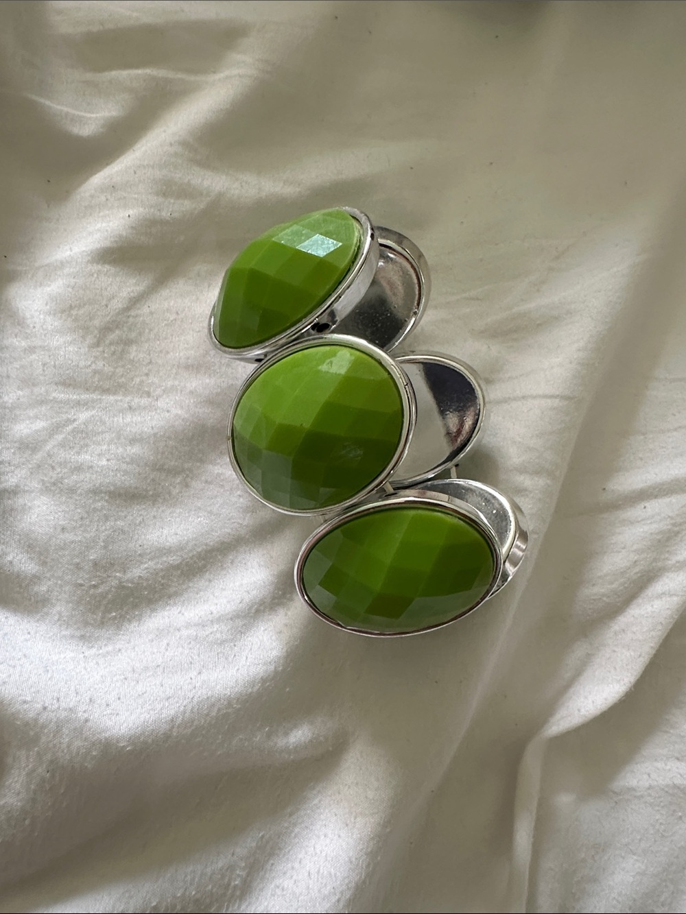 Green Oval Statement Stretchable Bracelet - Women Jewelry - Picture 2 of 5